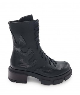 Monstera Boots in Black